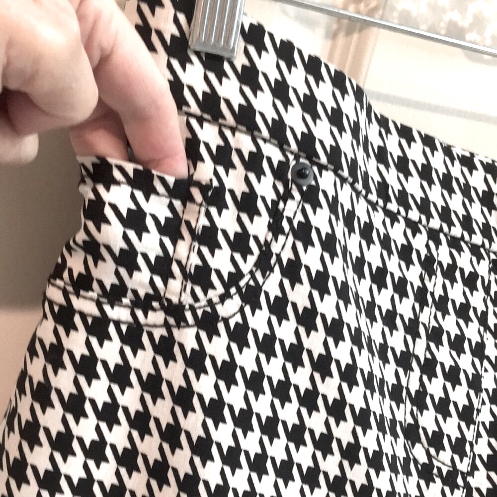 ‘NWOT’ Stretchy Houndstooth Pull-on Pants - Picture 3 of 8